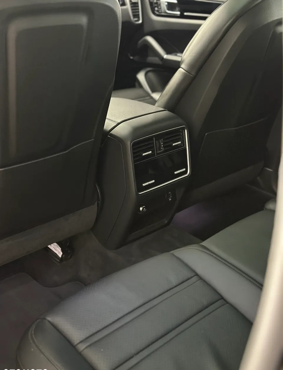 Porsche Cayenne cena 279900 przebieg: 86100, rok produkcji 2019 z Kraków małe 781